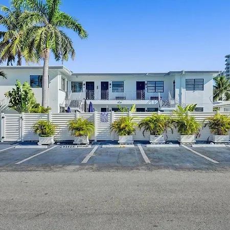 Waves On Desoto Rental Unit With Pool Hollywood Exterior photo