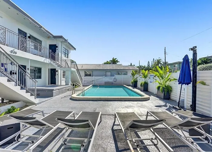 Waves On Desoto Rental Unit With Pool