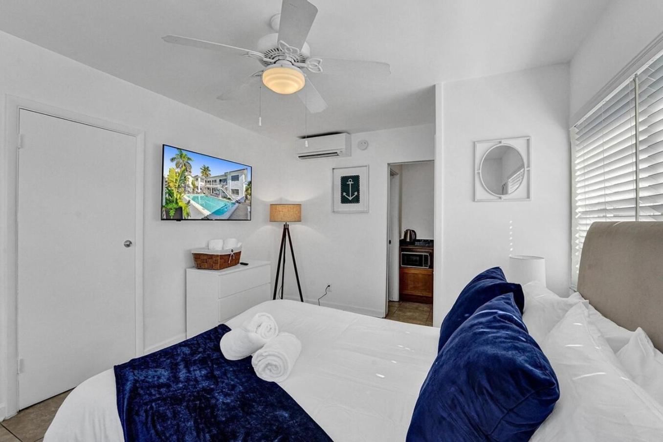 Waves On Desoto Unit With Pool *