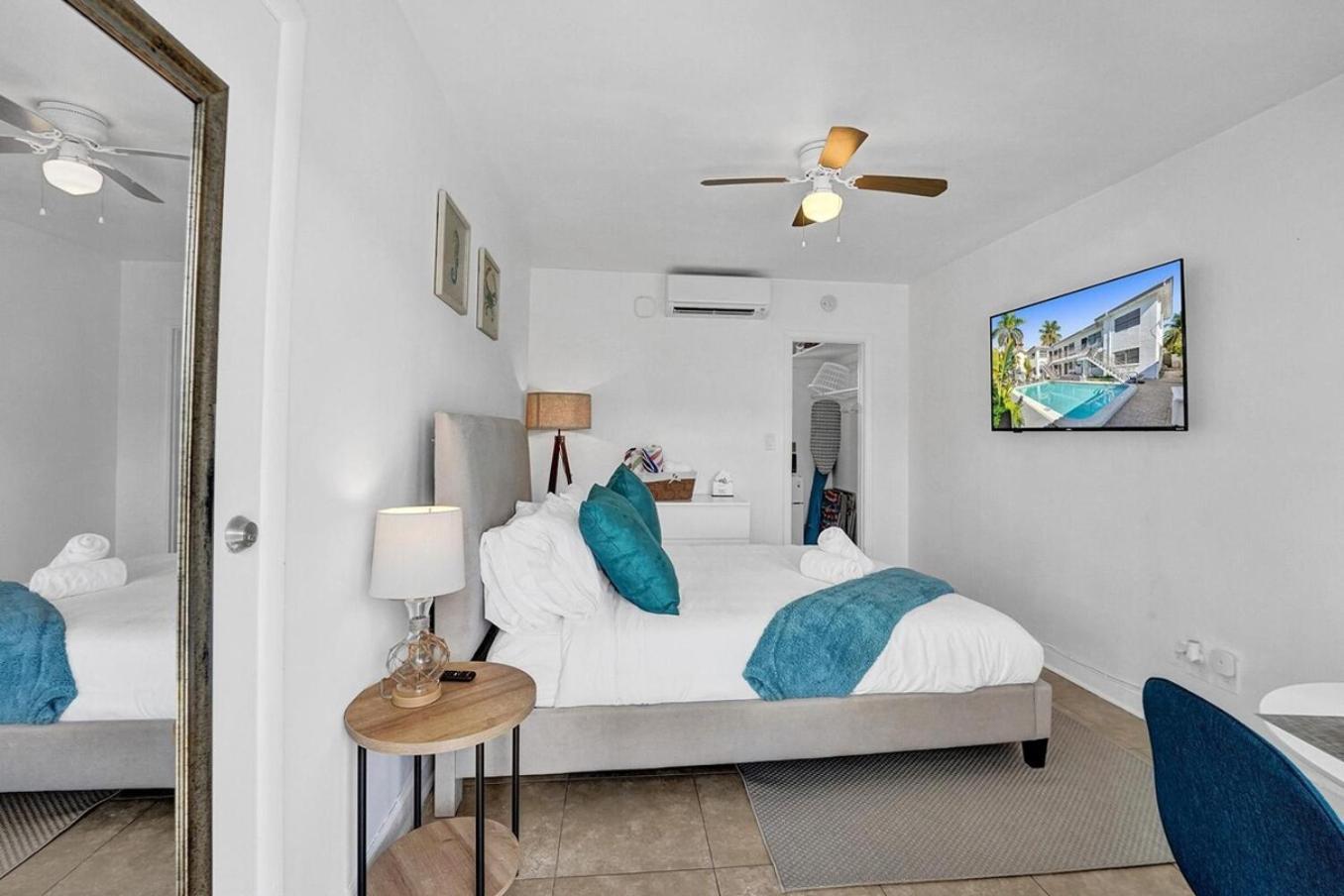 Waves On Desoto Unit With Pool *