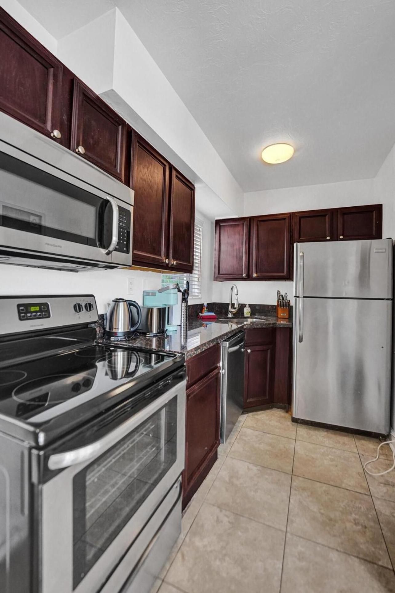 Apartment Waves On Desoto Unit With Pool