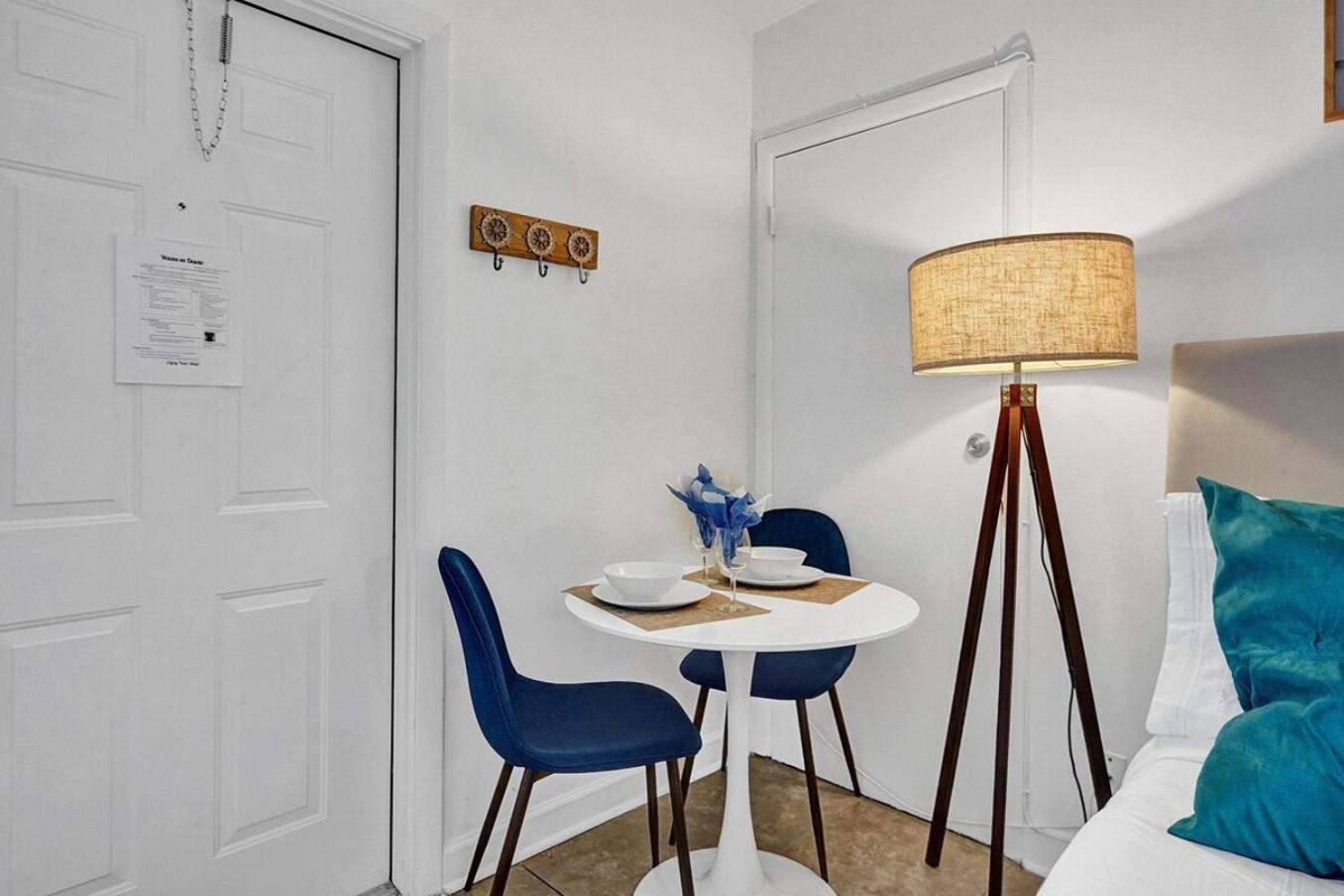 Apartment Waves On Desoto Unit With Pool Hollywood