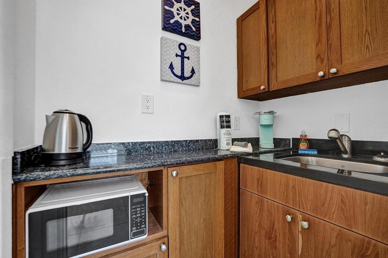 Apartment Waves On Desoto Unit With Pool