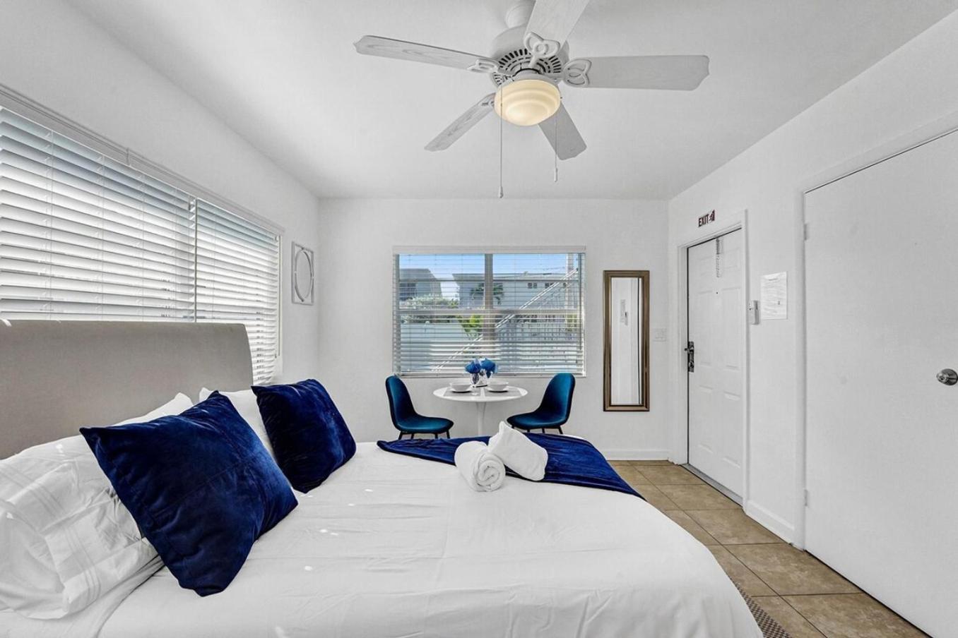Waves On Desoto Unit With Pool Apartment *