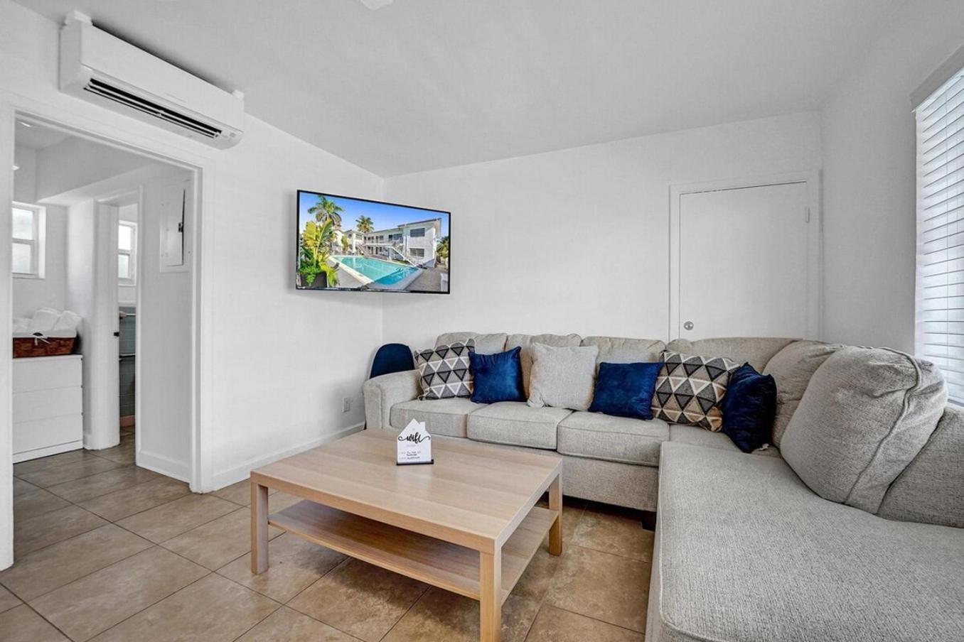 Apartment Waves On Desoto Unit With Pool