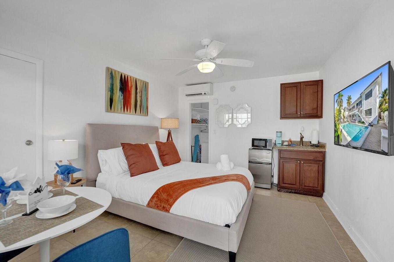 Waves On Desoto Unit With Pool *