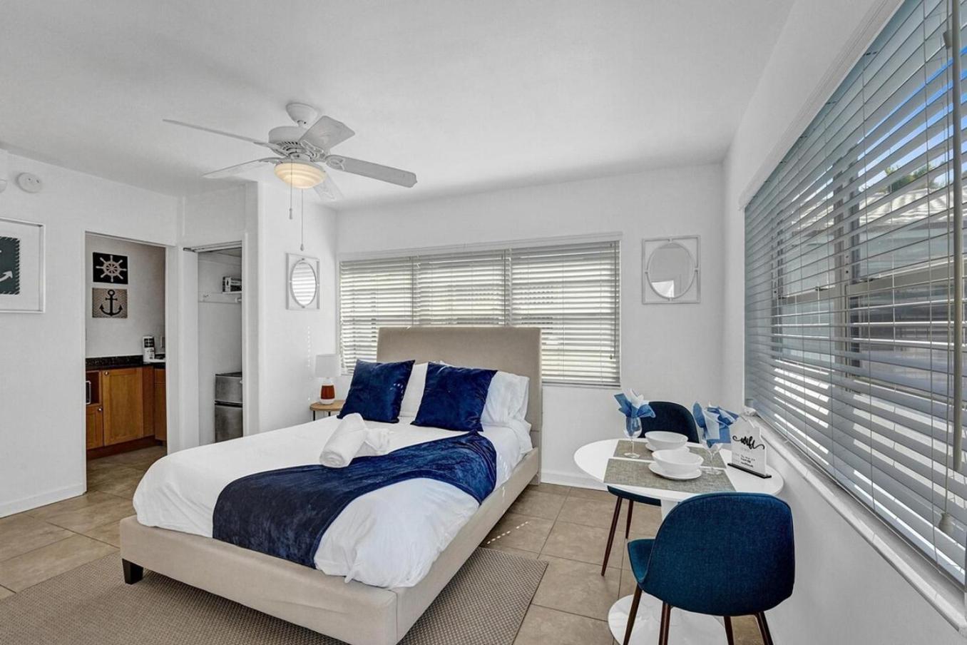 Waves On Desoto Unit With Pool Apartment *
