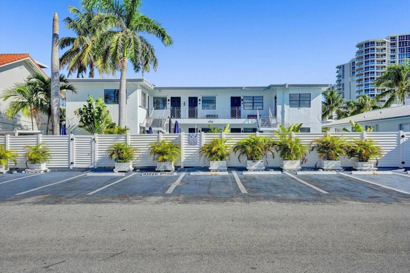 Apartment Waves On Desoto Unit With Pool Hollywood
